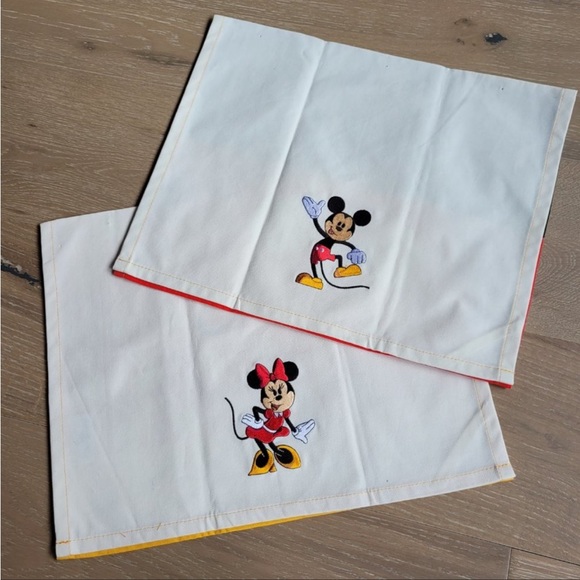 Disney Mousewares Kitchen Towel Set Embroidered Mickey & Minnie Mouse. NWT. - Picture 2 of 5